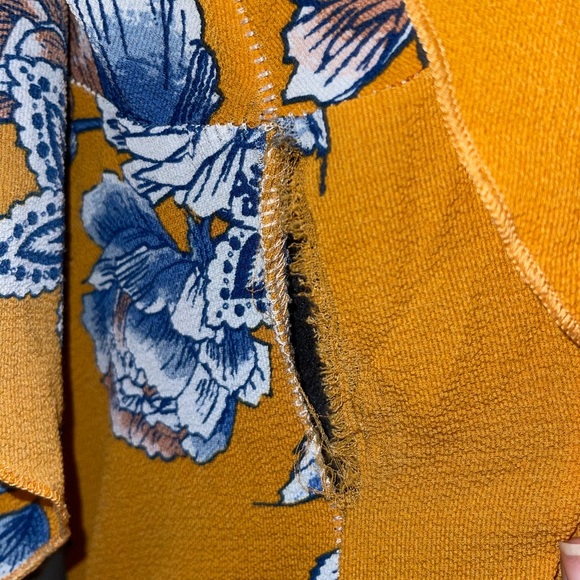 💋Off the Shoulder Free Kisses Blouse💋 - Picture 3 of 5